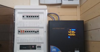 Установка и подключение стабилизаторов напряжения от 563 руб в Нижнеудинске - ЭлектроНжк